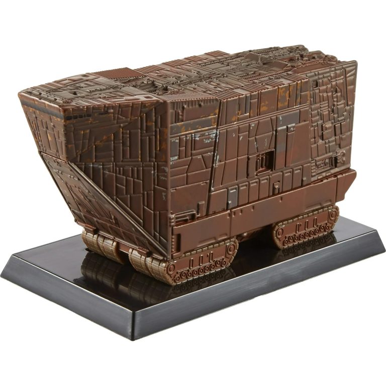 "Star Wars Hot Wheels 1:50 scale Sandcrawler and Gauntlet starship collectible set."