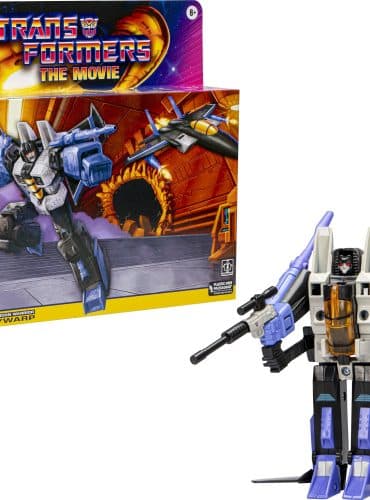 "Transformers G1 Decepticon Warrior Skywarp figure in black and purple, with signature blasters, by Hasbro."