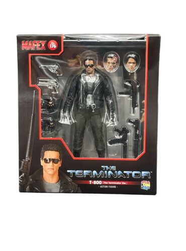 "Medicom MAFEX No. 176 The Terminator T-800 6" action figure with interchangeable heads and accessories."